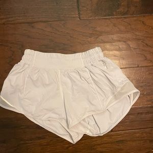 Lululemon hotty hot shorts 2.5 inseem